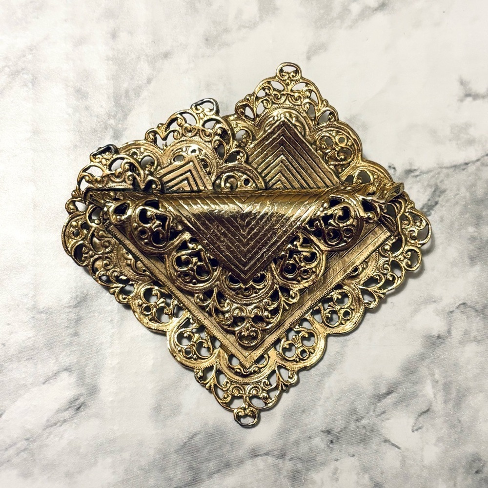Vintage Folded Handkerchief Gold Tone Brooch Pin Filigree